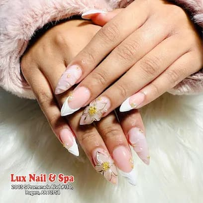 Lux Nail & HeadSpa - Head Spa