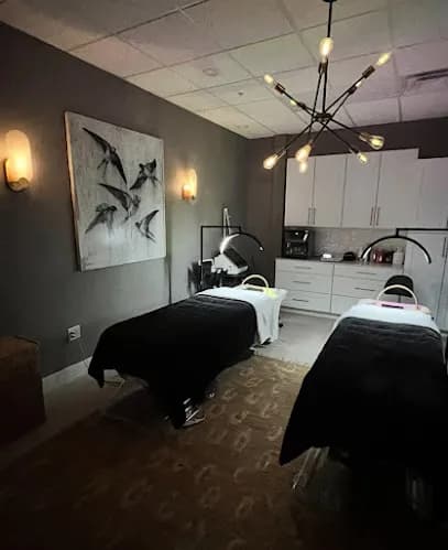 5 Birds Spa - Head Spa