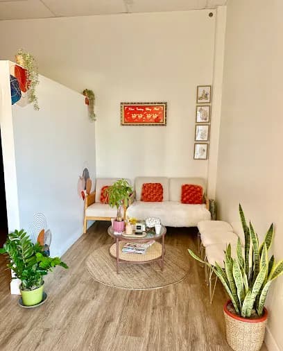 Jolye Beauty Head Spa - Head Spa