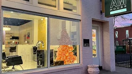 The Glam House - Head Spa