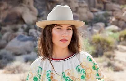 Jamie Stamper Hairstylist @ Studio 4 Park Plaza - Head Spa