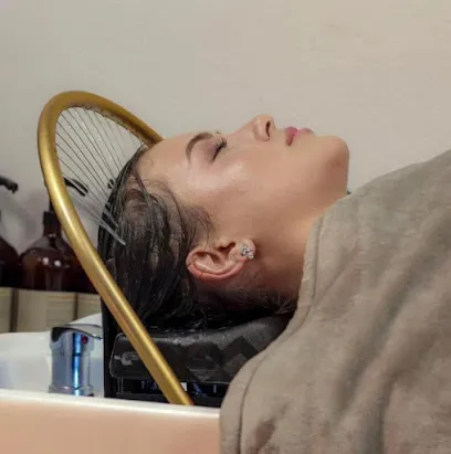 The Lemongrass Day Spa - Head Spa