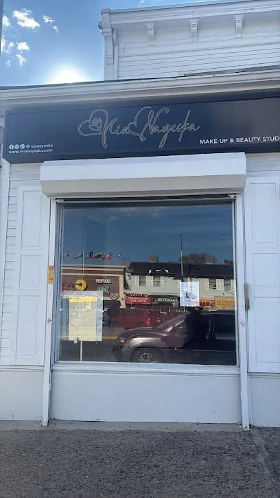 Mia Nayeska Studio - Head Spa