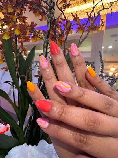 Golden Nail Bar - Head Spa