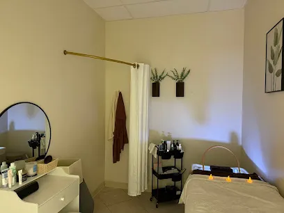 Posh Head Spa - Head Spa