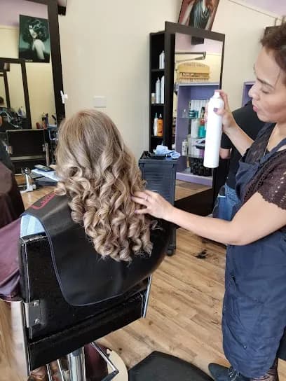 Rainbow Beauty Salon & Spa - Head Spa